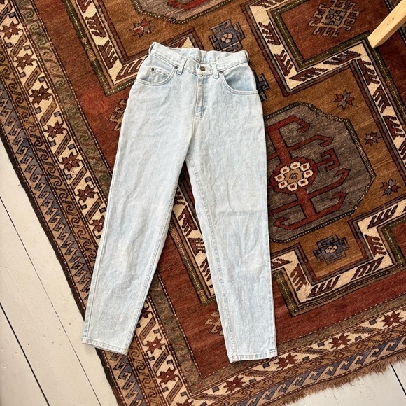 Levi's Denim - Vintage Lee's Women's Light Blue Straight Leg Jeans - Size 4 (25)